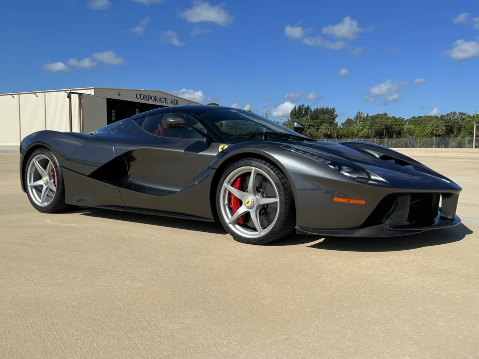 2014 Ferrari LaFerrari - Image 12 of 31