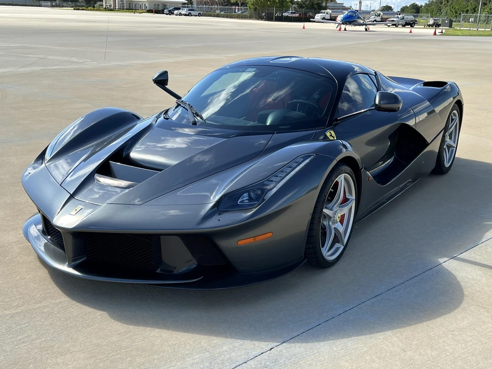 2014 Ferrari LaFerrari - Image 2 of 31