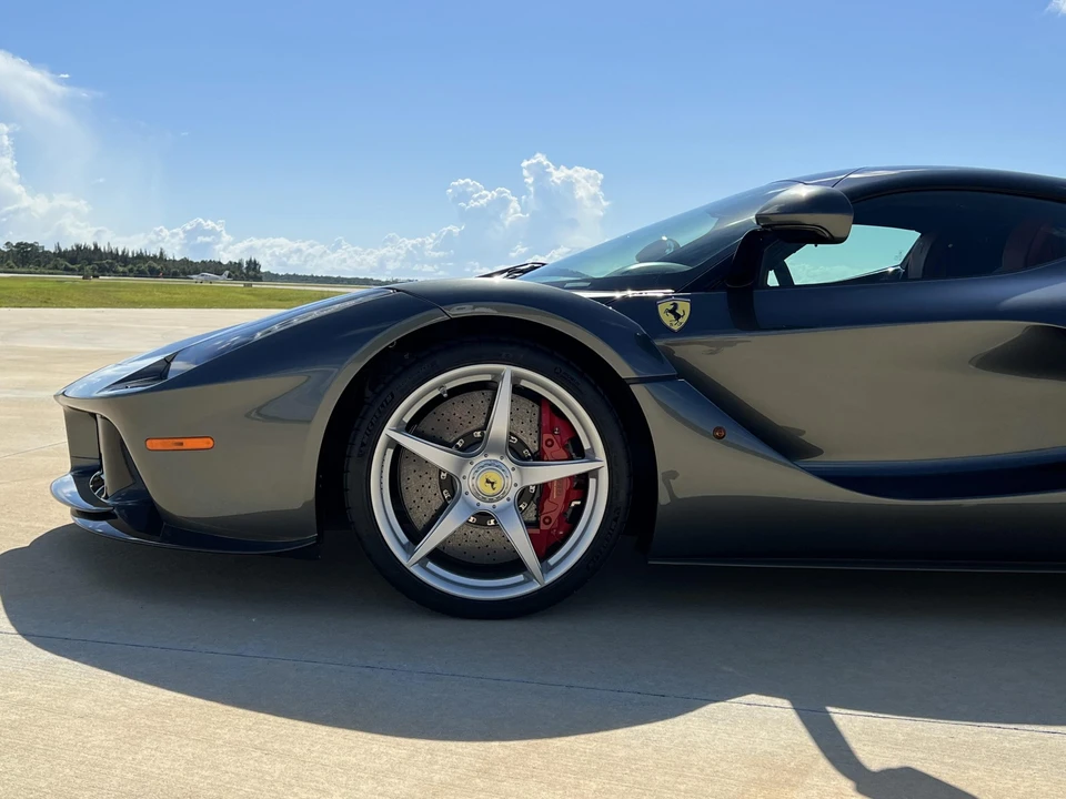 2014 Ferrari LaFerrari - Image 27 of 31