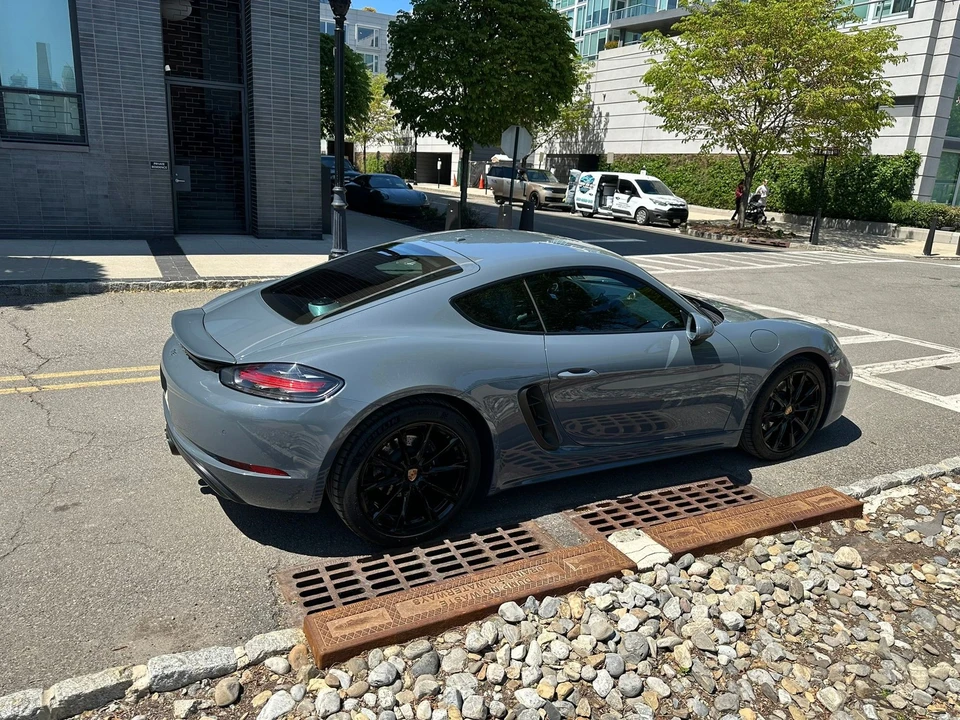 2017 Porsche 718 Cayman - Image 2 of 21