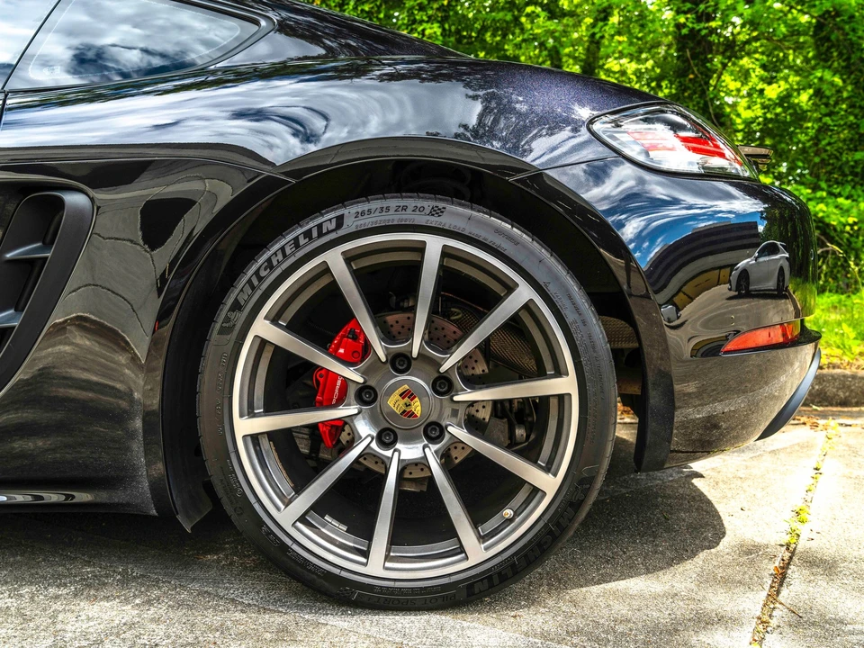 2017 Porsche 718 Cayman S - Image 14 of 31