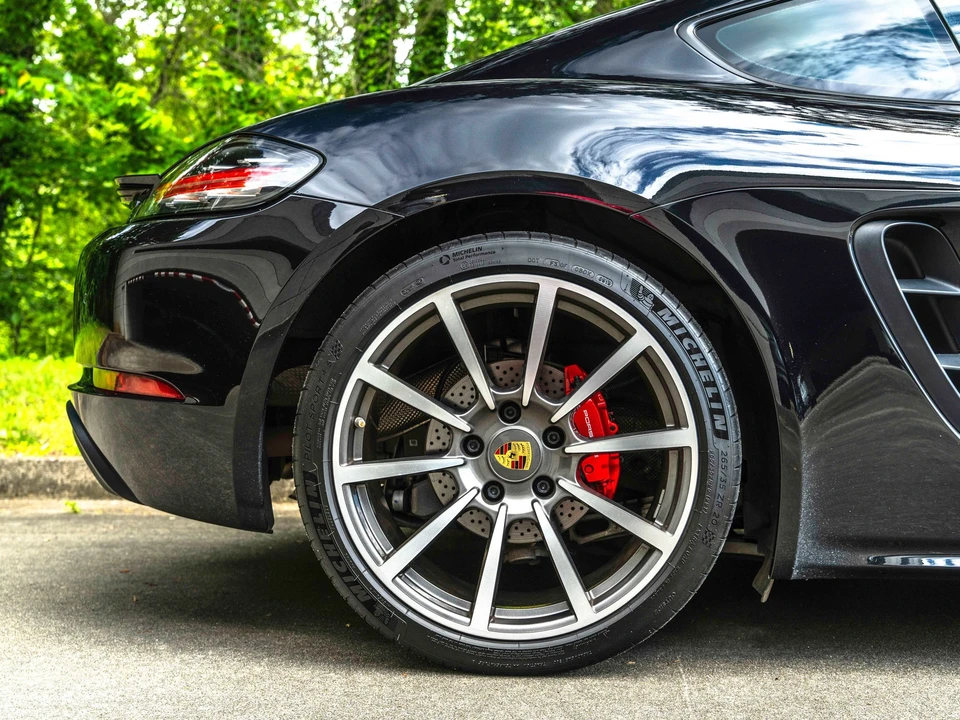 2017 Porsche 718 Cayman S - Image 15 of 31