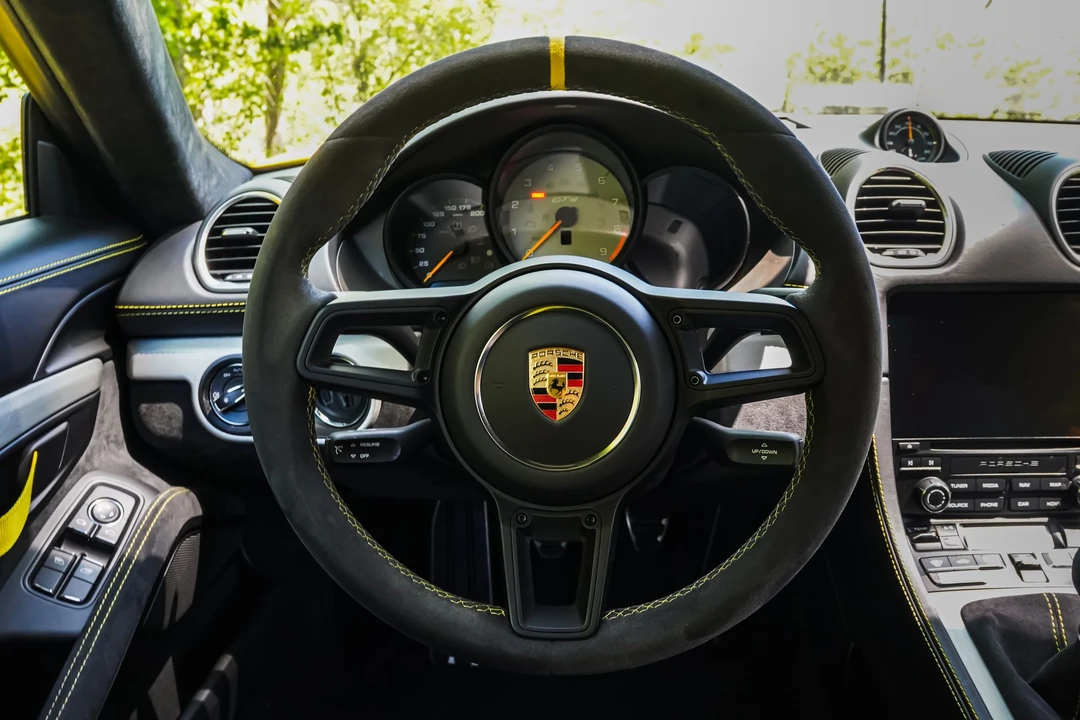 2020 Porsche 718 Cayman GT4 - Image 4 of 5