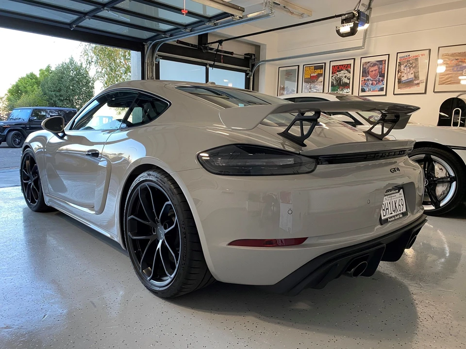 2021 Porsche 718 Cayman GT4 - Image 8 of 8
