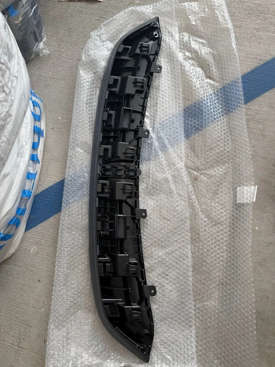 2022 Parts & Memorabilia Bodywork - Image 2 of 3