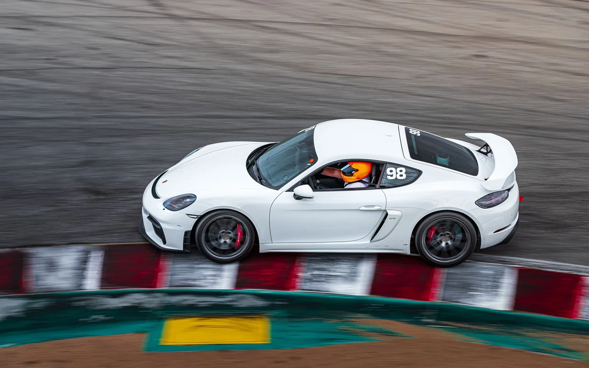 2020 Porsche 718 Cayman GT4 - Image 6 of 8