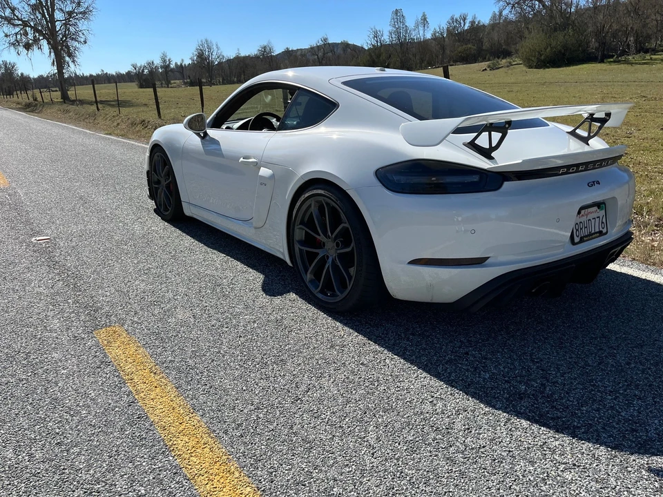 2020 Porsche 718 Cayman GT4 - Image 4 of 8