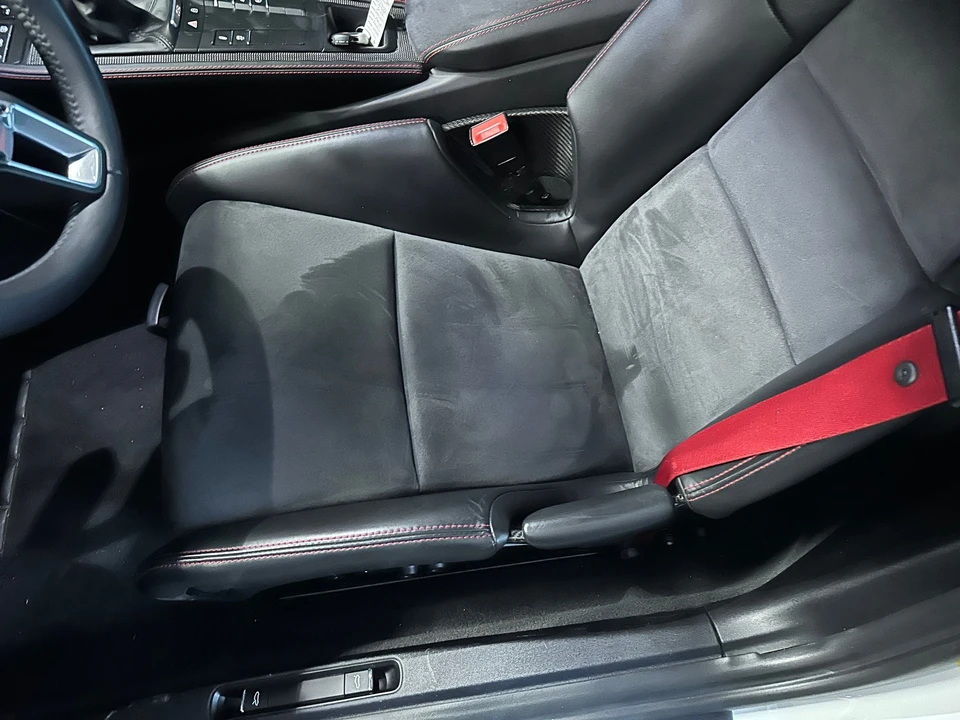 2019 Parts & Memorabilia Seats & Interior - Image 3 of 13