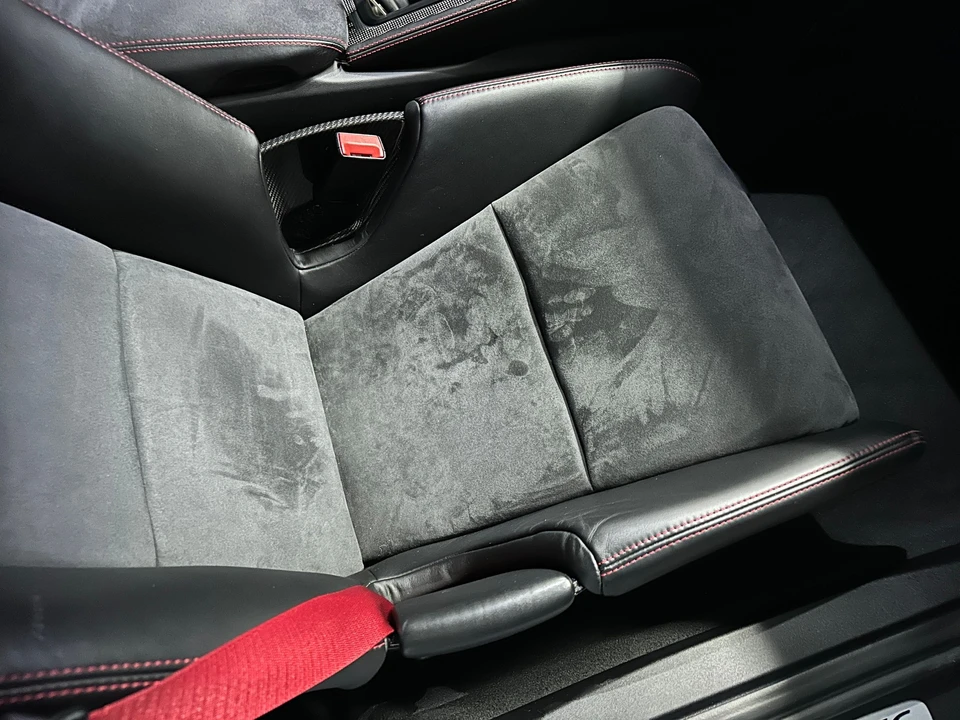 2019 Parts & Memorabilia Seats & Interior - Image 5 of 13