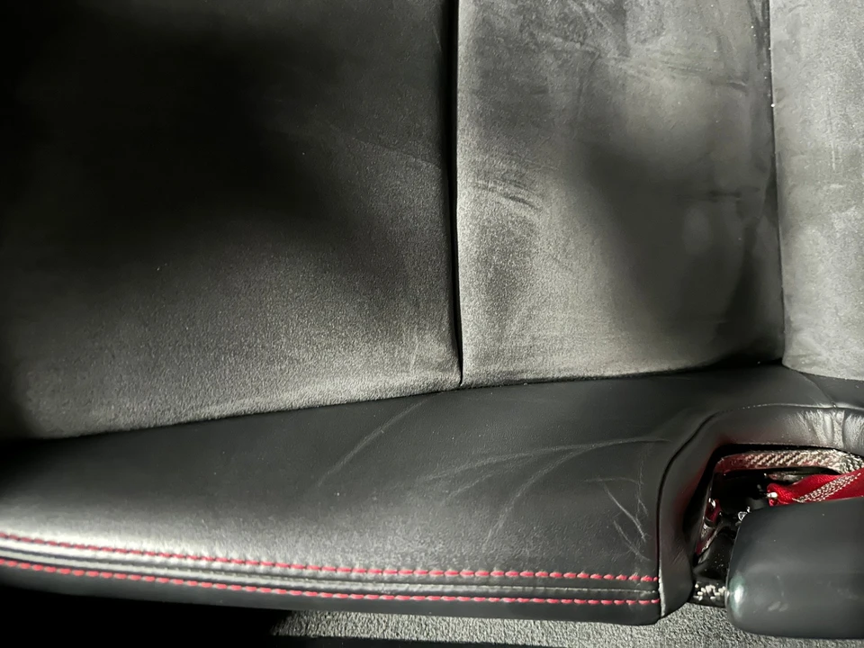 2019 Parts & Memorabilia Seats & Interior - Image 4 of 13