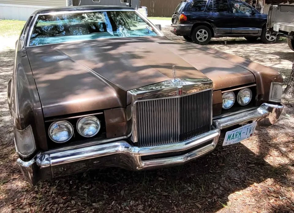 Lincoln Continental Mark IV - Image 9 of 10