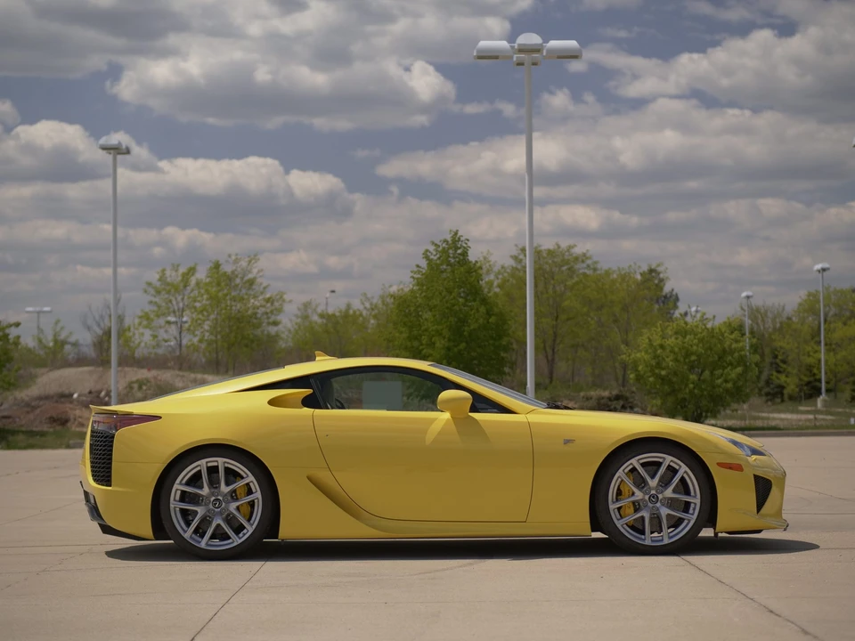 2012 Lexus LFA - Image 2 of 31
