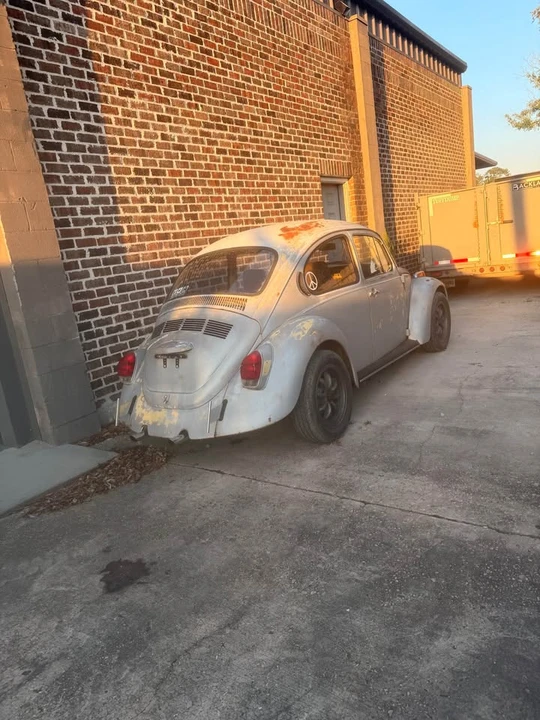 Volkswagen Beetle - Image 2 of 2