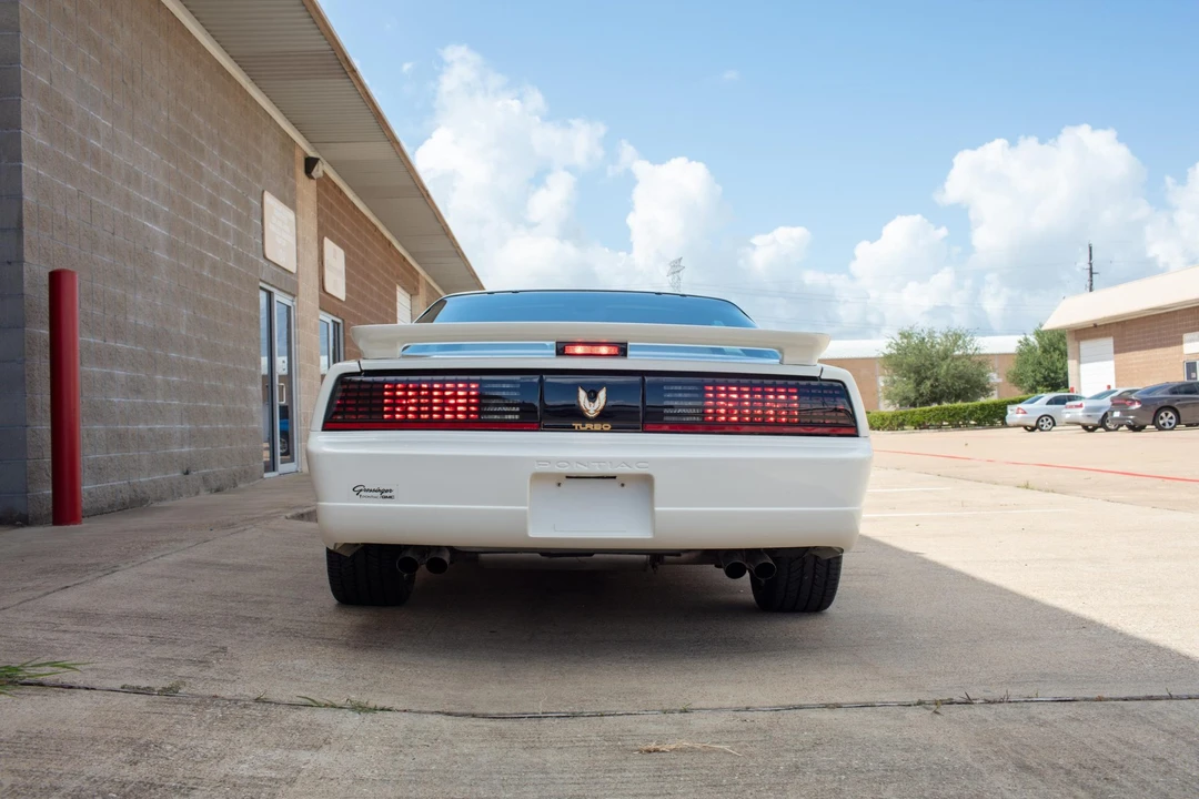1989 Pontiac Firebird Trans Am 3rd Gen - Image 11 of 31
