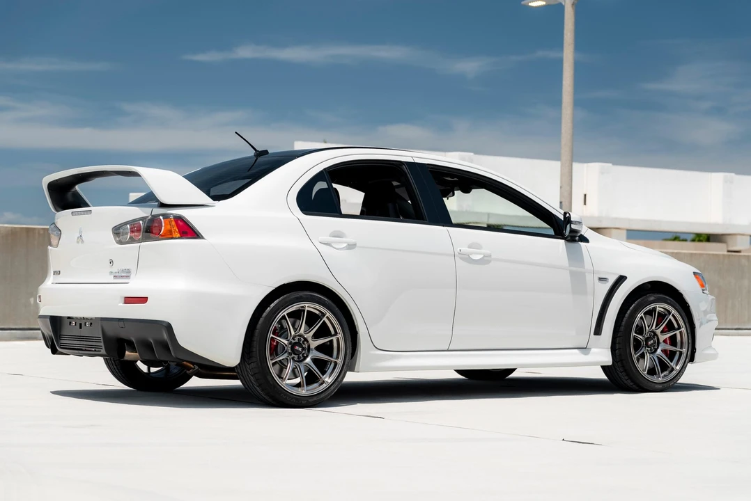 2015 Mitsubishi Lancer Evolution X 9th Gen - Image 13 of 31