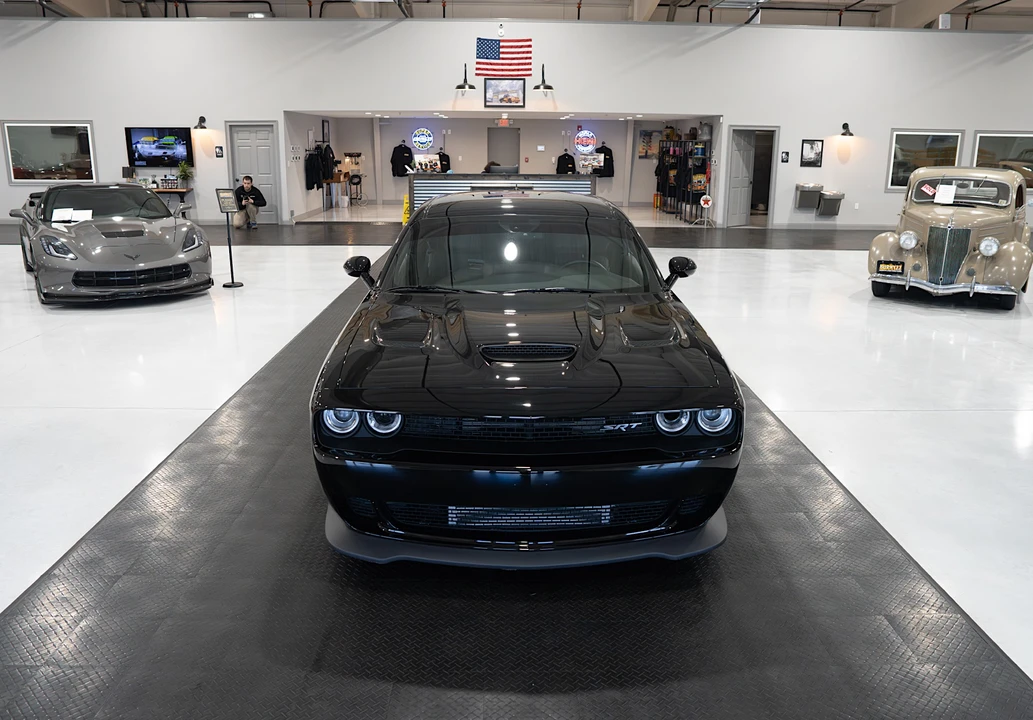 2017 Dodge Challenger SRT Hellcat 3rd Gen - Image 4 of 31