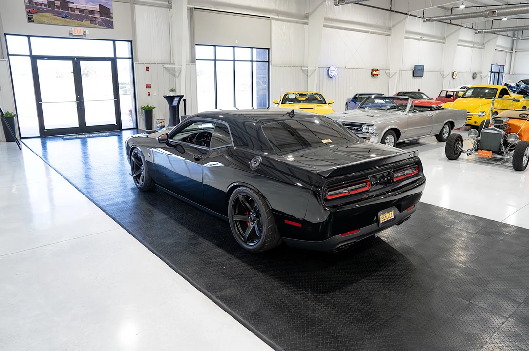2017 Dodge Challenger SRT Hellcat 3rd Gen - Image 14 of 31