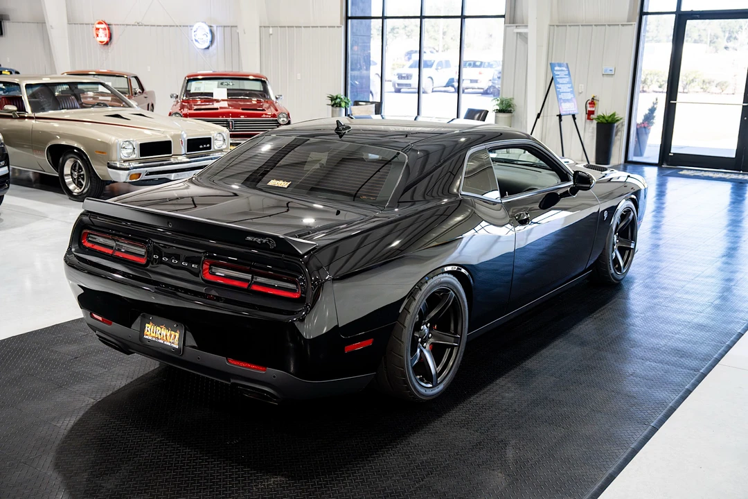 2017 Dodge Challenger SRT Hellcat 3rd Gen - Image 15 of 31