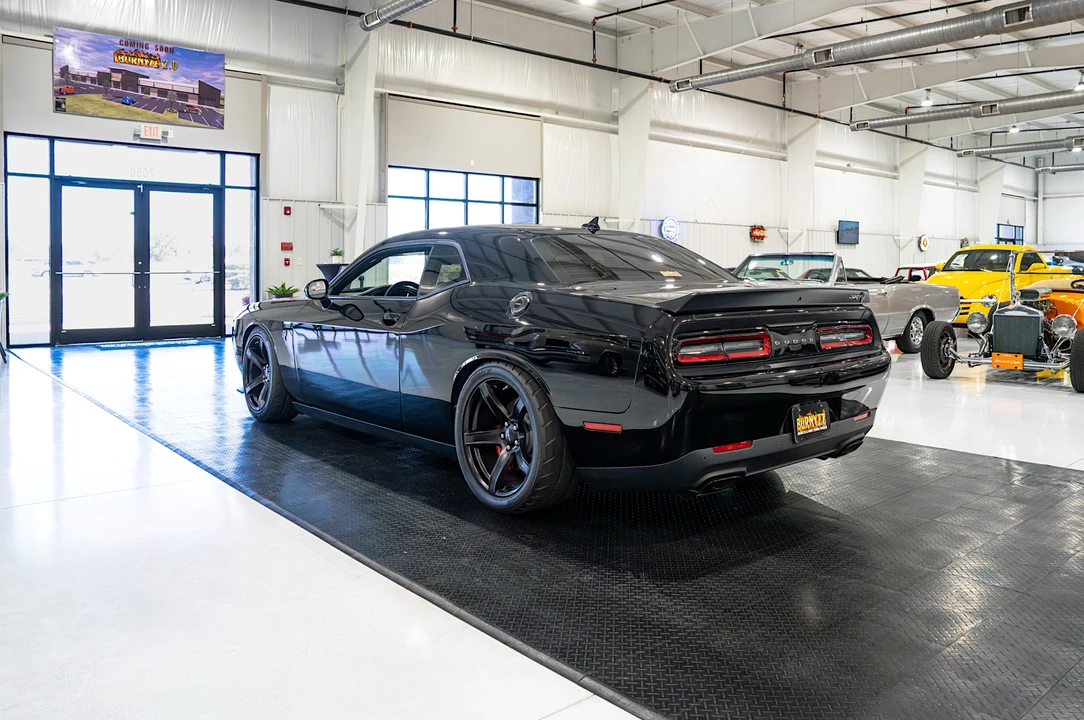 2017 Dodge Challenger SRT Hellcat 3rd Gen - Image 13 of 31