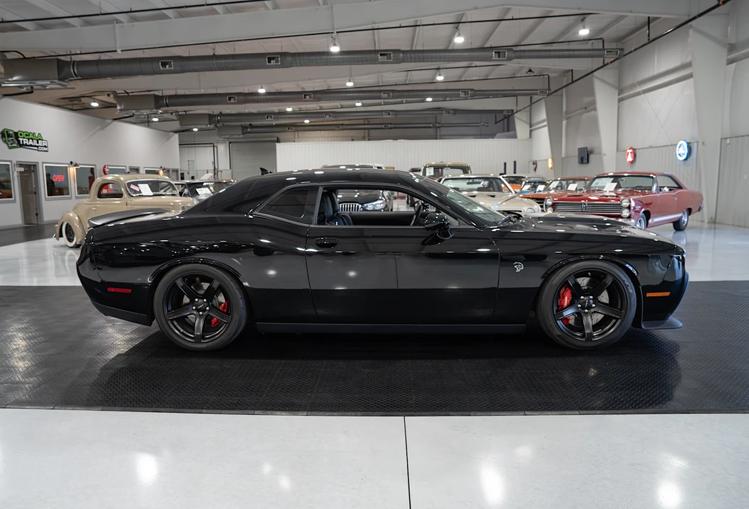 2017 Dodge Challenger SRT Hellcat 3rd Gen - Image 9 of 31
