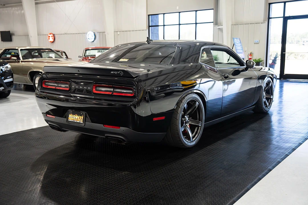 2017 Dodge Challenger SRT Hellcat 3rd Gen - Image 12 of 31