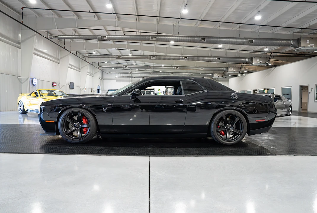 2017 Dodge Challenger SRT Hellcat 3rd Gen - Image 10 of 31