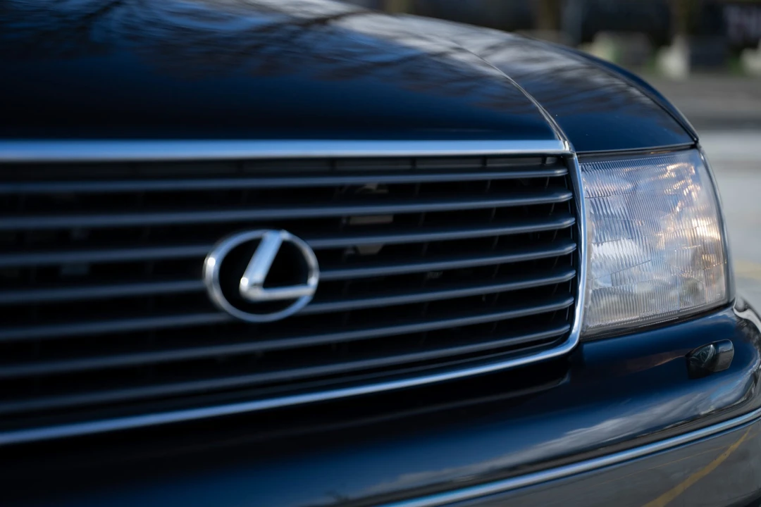 1997 Lexus LS 2nd Gen - Image 25 of 31