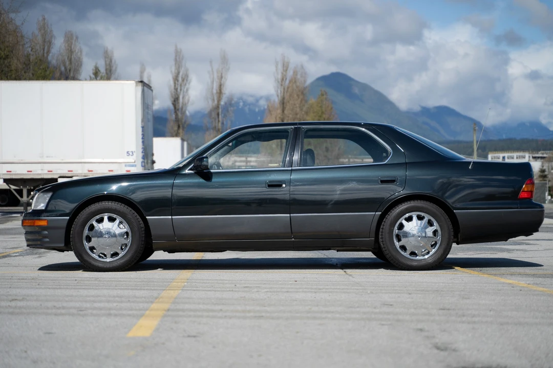 1997 Lexus LS 2nd Gen - Image 22 of 31