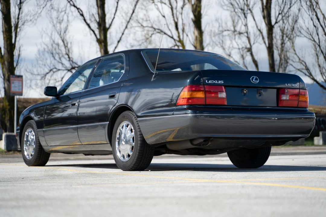 1997 Lexus LS 2nd Gen - Image 19 of 31
