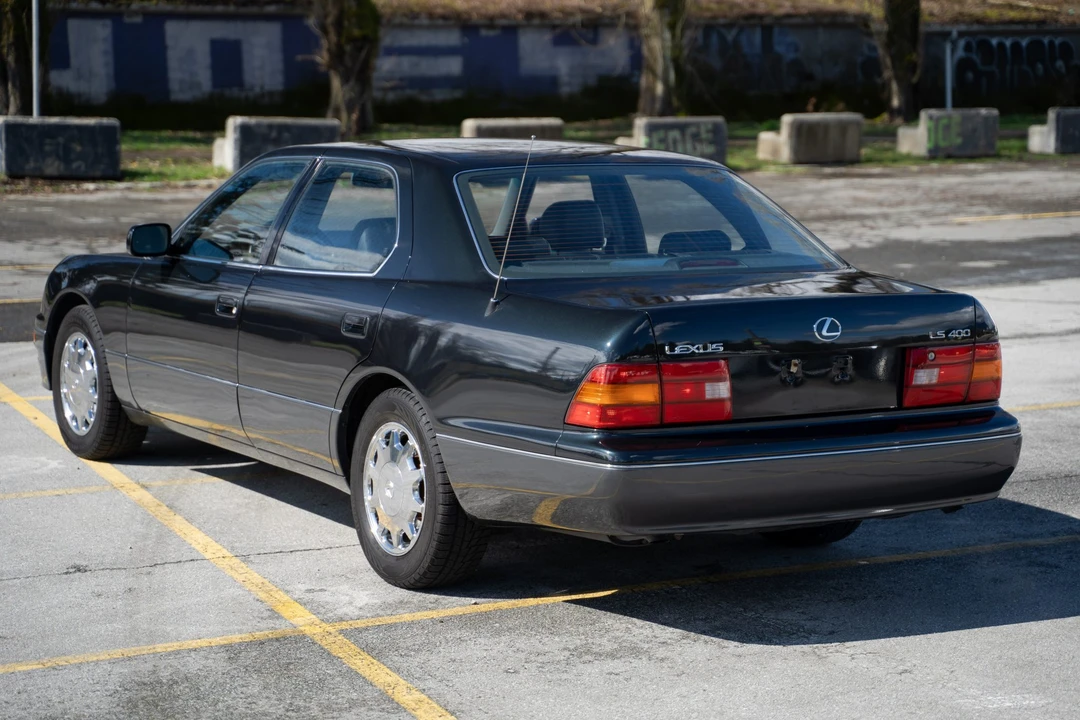 1997 Lexus LS 2nd Gen - Image 21 of 31