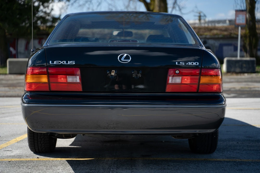 1997 Lexus LS 2nd Gen - Image 17 of 31
