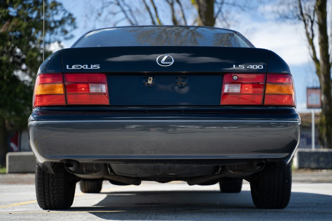 1997 Lexus LS 2nd Gen - Image 16 of 31