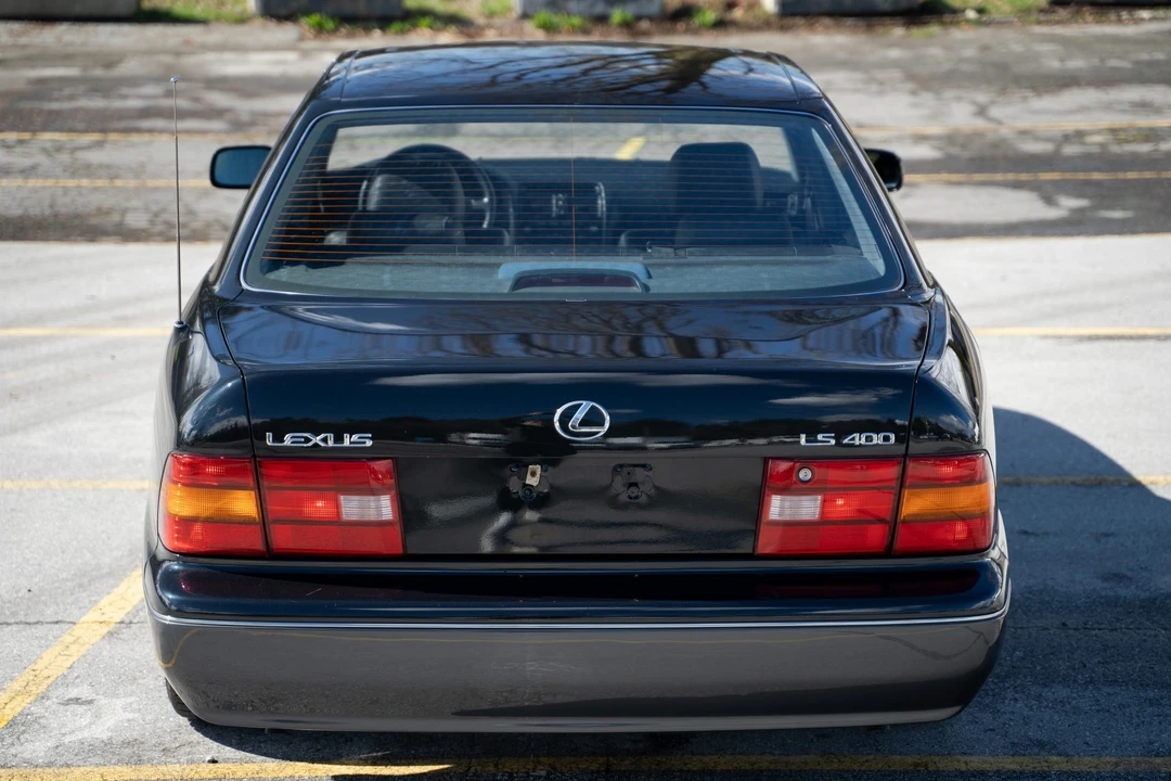 1997 Lexus LS 2nd Gen - Image 18 of 31