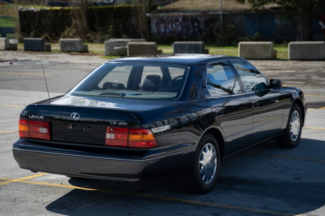 1997 Lexus LS 2nd Gen - Image 15 of 31
