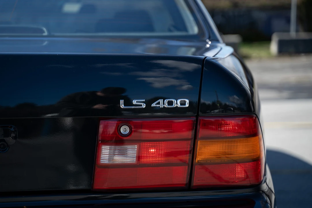 1997 Lexus LS 2nd Gen - Image 27 of 31