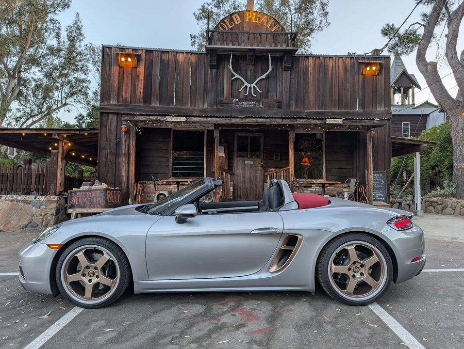 2022 Porsche 718 Boxster - Image 8 of 31