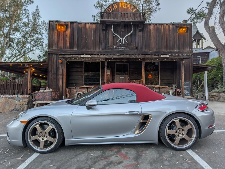 2022 Porsche 718 Boxster - Image 22 of 31