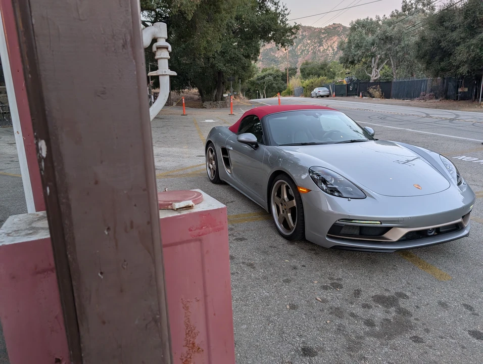 2022 Porsche 718 Boxster - Image 14 of 31