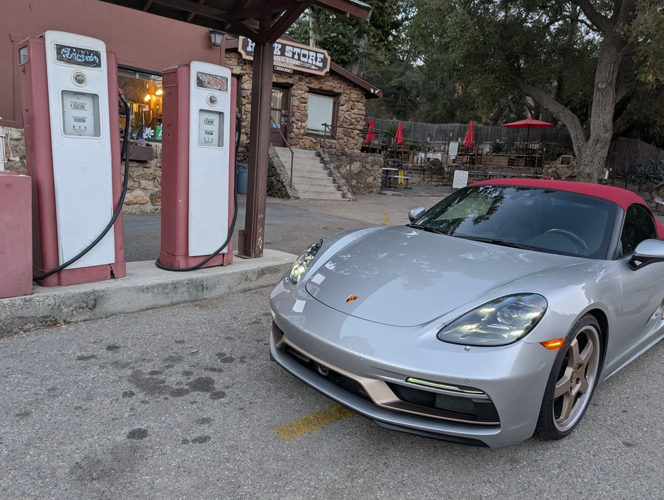2022 Porsche 718 Boxster - Image 18 of 31