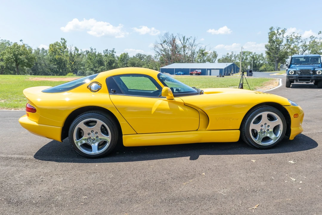 2001 Dodge Viper GTS 2nd Gen - Image 4 of 31
