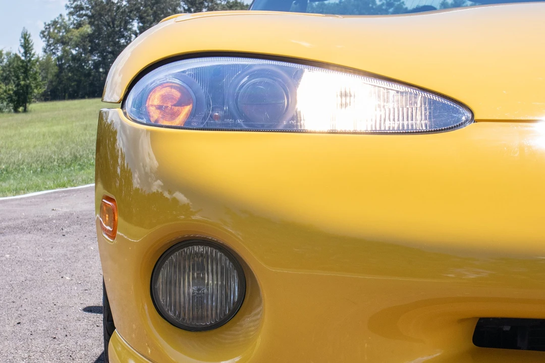 2001 Dodge Viper GTS 2nd Gen - Image 12 of 31