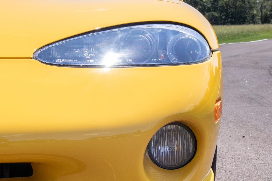 2001 Dodge Viper GTS 2nd Gen - Image 11 of 31