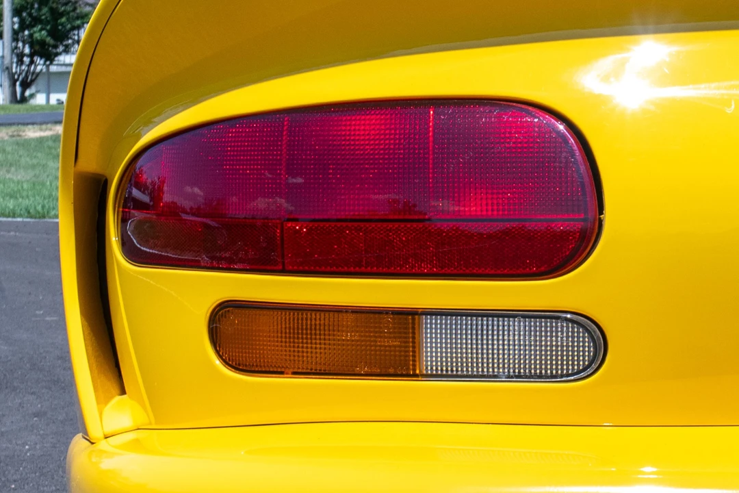 2001 Dodge Viper GTS 2nd Gen - Image 16 of 31