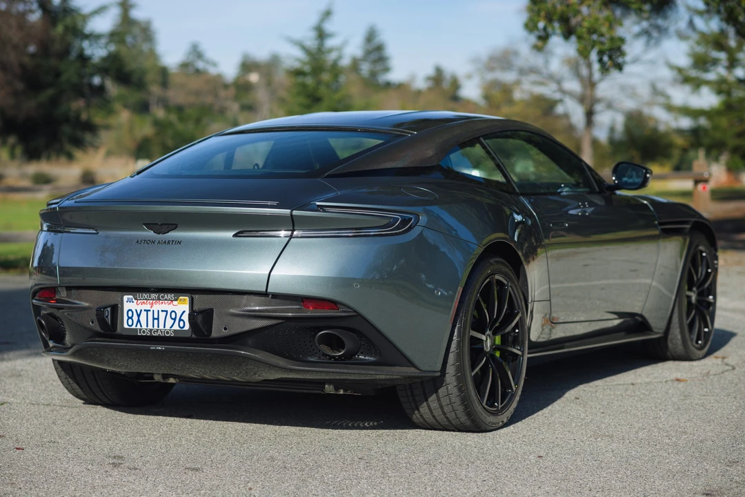 2021 Aston Martin DB11 AMR - Image 8 of 31