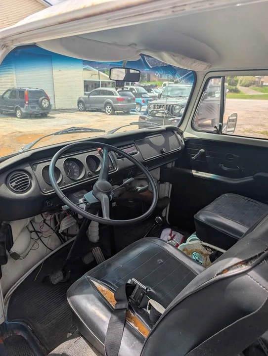 Volkswagen Bay-Window Bus - Image 2 of 6