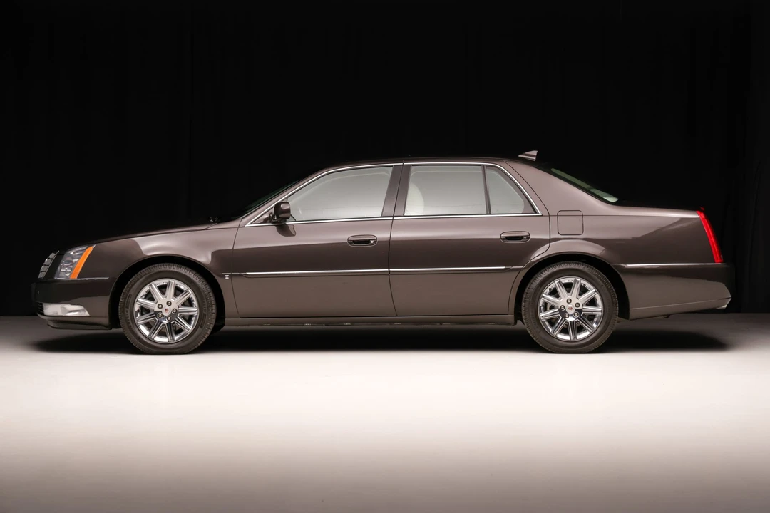 2009 Cadillac DTS - Image 4 of 31