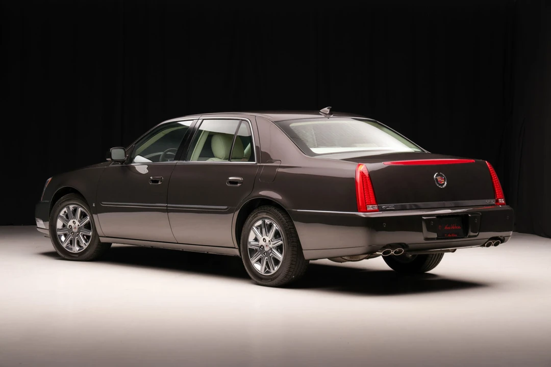 2009 Cadillac DTS - Image 6 of 31