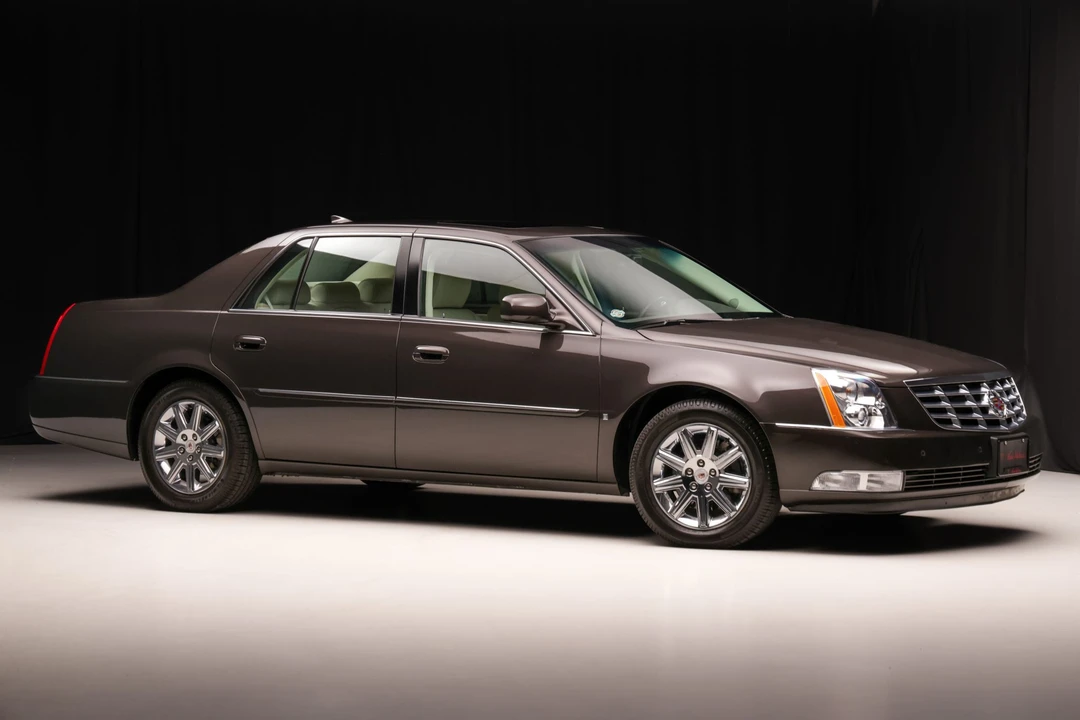 2009 Cadillac DTS - Image 11 of 31