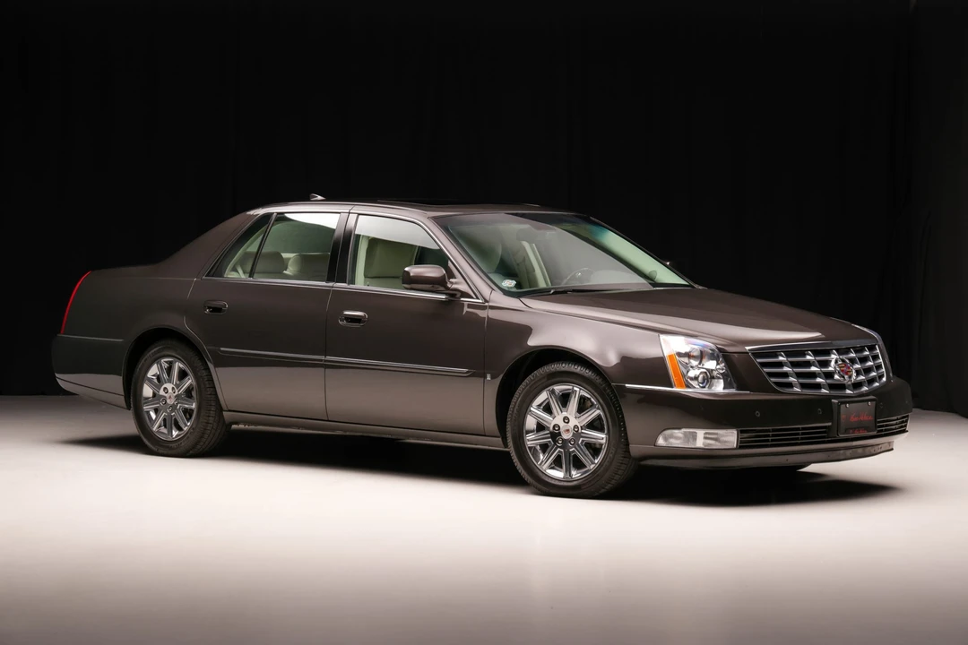 2009 Cadillac DTS - Image 12 of 31