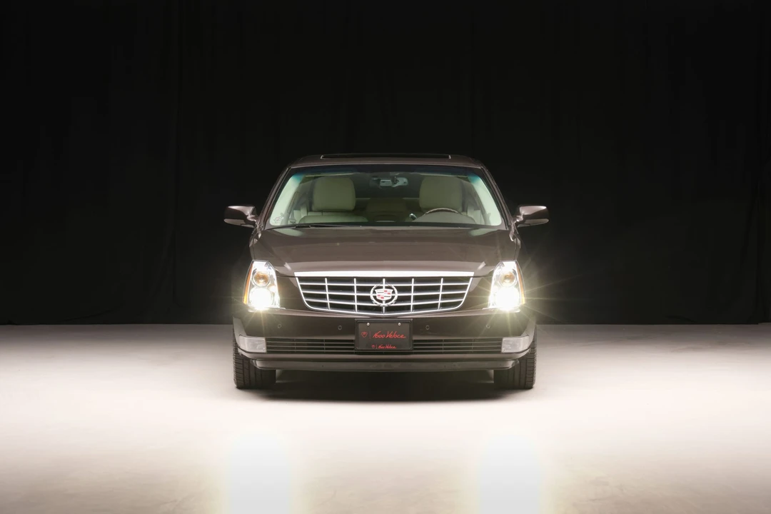 2009 Cadillac DTS - Image 15 of 31